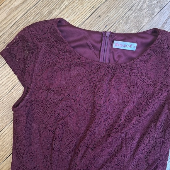 BeryLove Floral Lace short Cap SleeveBurgundy-midi dress size medium - Picture 3 of 8